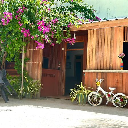 Leisure Inn Guest House Bodufolhudhoo Eksteriør bilde